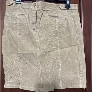 Ann Taylor lift corduroy mini skirt worn once. Size 8. perfect for Thanksgiving!